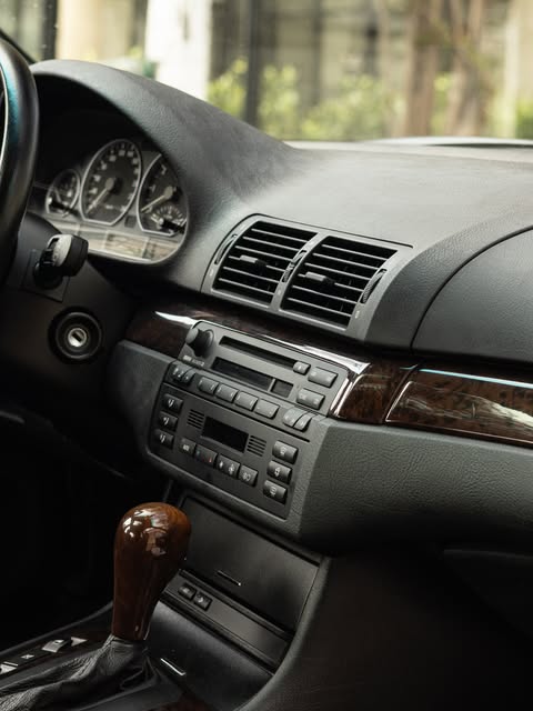 BMW 330I MOTOSPORT - Imagem 7