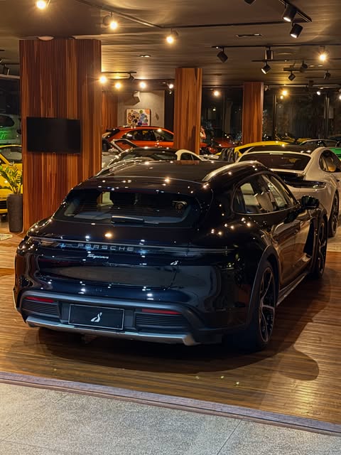 PORSCHE TAYCAN 4 CROSS TURISMO - Imagem 2