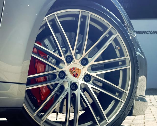 PORSCHE 911 TURBO - Imagem 8