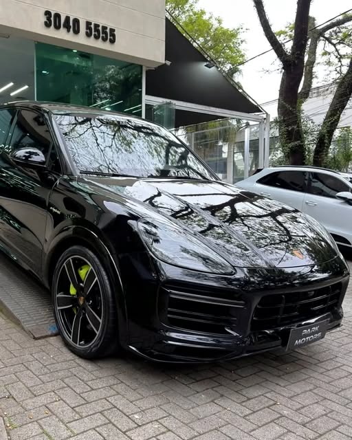 PORSCHE CAYENNE TURBO S E-HYBRID COUPÉ - Imagem 4