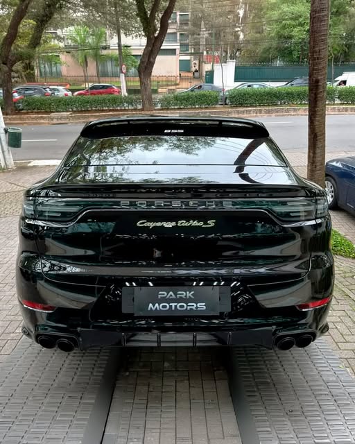 PORSCHE CAYENNE TURBO S E-HYBRID COUPÉ - Imagem 6