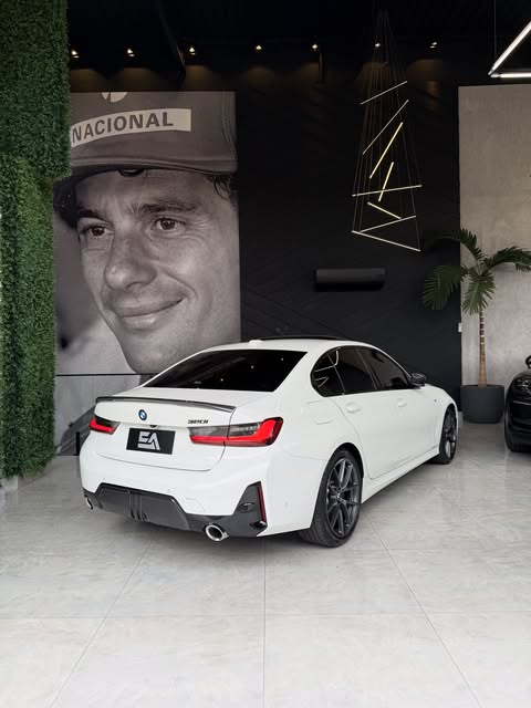 BMW 320I M SPORT 10TH ANNIVERSARY EDITION - Imagem 9