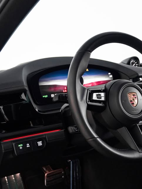 PORSCHE PANAMERA 4 E-HYBRID - Imagem 3