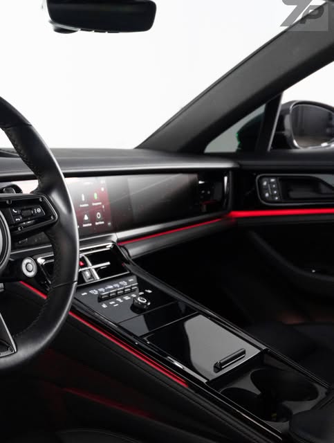 PORSCHE PANAMERA 4 E-HYBRID - Imagem 4