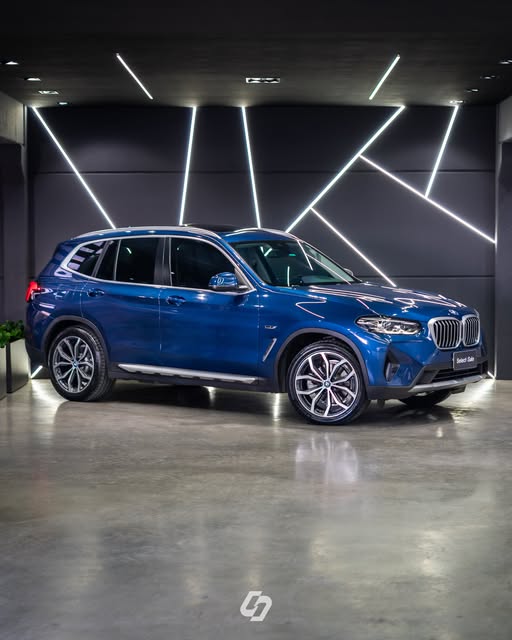 BMW X3 XDRIVE30E - Imagem 2