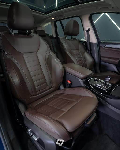 BMW X3 XDRIVE30E - Imagem 11