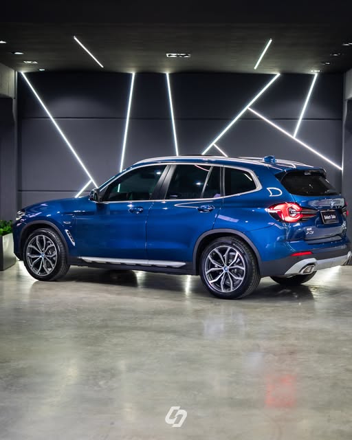 BMW X3 XDRIVE30E - Imagem 3