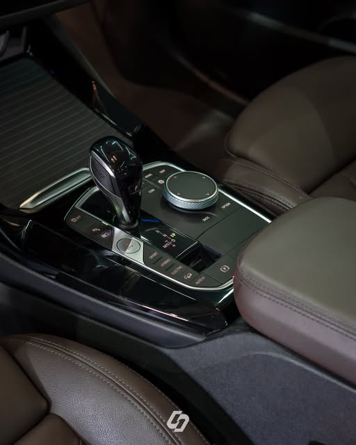 BMW X3 XDRIVE30E - Imagem 8
