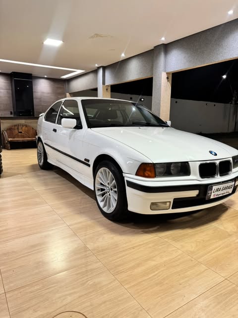 BMW 318TI - Imagem 2