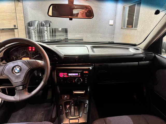 BMW 318TI - Imagem 11