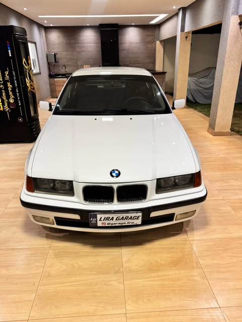 BMW 318TI - Imagem 7