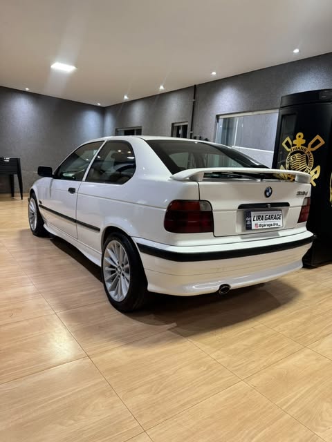 BMW 318TI - Imagem 9