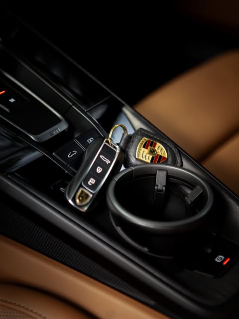 PORSCHE 911 CARRERA GTS - Imagem 18