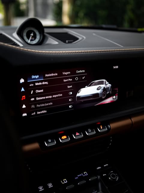 PORSCHE 911 CARRERA GTS - Imagem 19