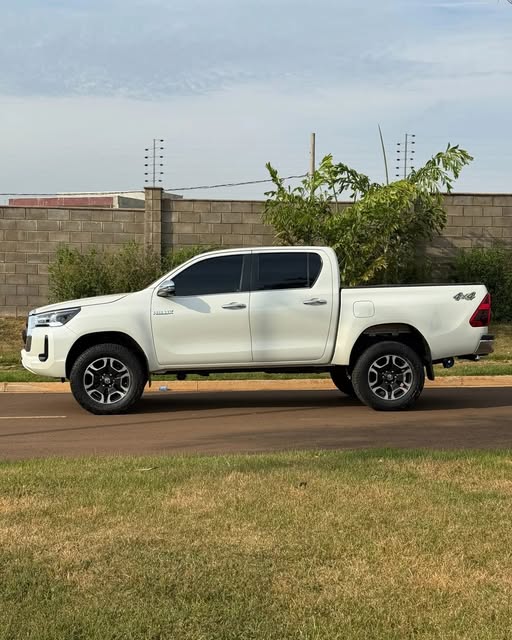 TOYOTA HILUX SRX - Imagem 4