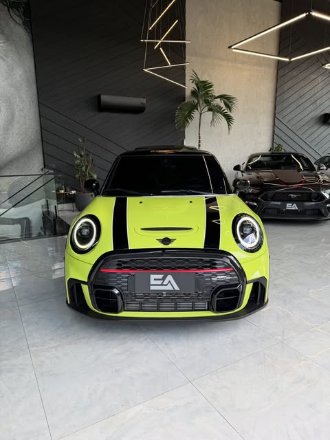 MINI COOPER JCW ZESTY YELLOW 25K EDITION - Imagem 2