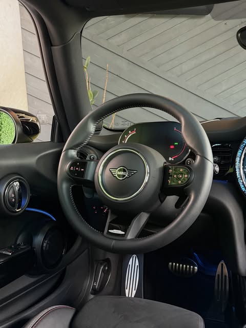 MINI COOPER JCW ZESTY YELLOW 25K EDITION - Imagem 5