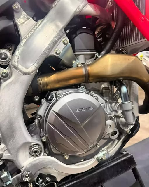 HONDA CRF 450R - Imagem 4