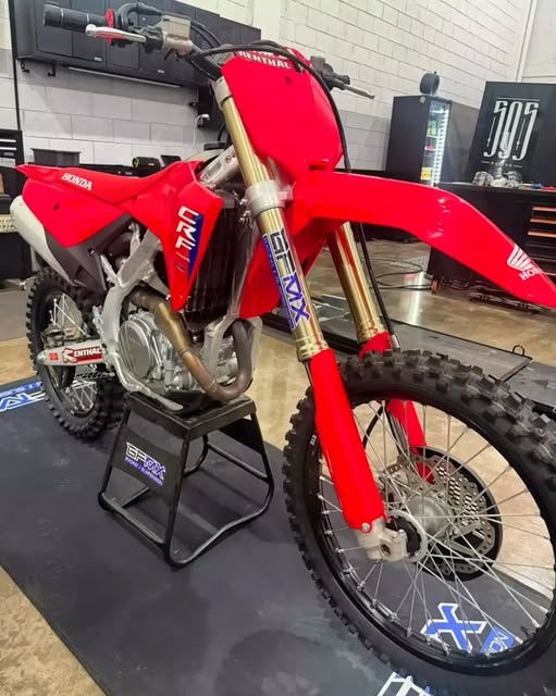 HONDA CRF 450R - Imagem 9