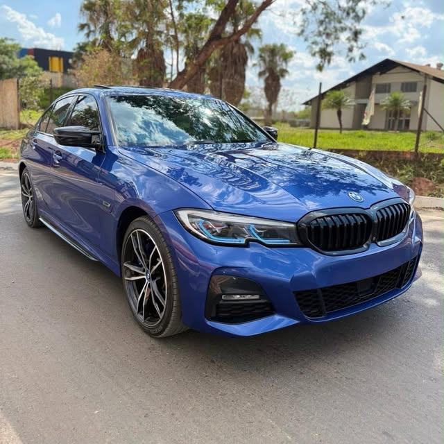 BMW 330E M SPORT - Imagem 5