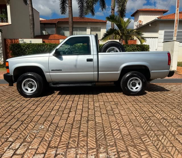 CHEVROLET SILVERADO - Imagem 1