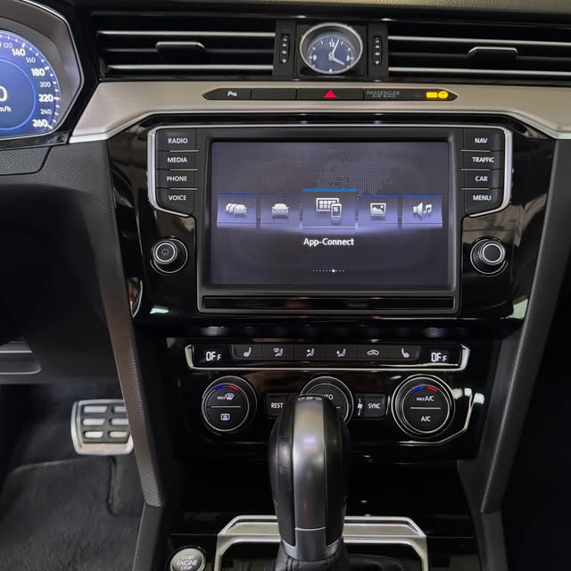 VOLKSWAGEN PASSAT TSI BLUEMOTION - Imagem 11