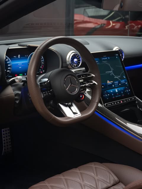 MERCEDES-BENZ SL 63 S E PERFORMANCE - Imagem 2