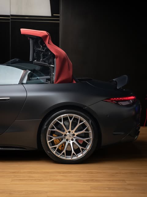 MERCEDES-BENZ SL 63 S E PERFORMANCE - Imagem 7