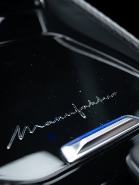 MERCEDES-BENZ SL 63 S E PERFORMANCE - Imagem 8