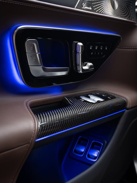 MERCEDES-BENZ SL 63 S E PERFORMANCE - Imagem 10