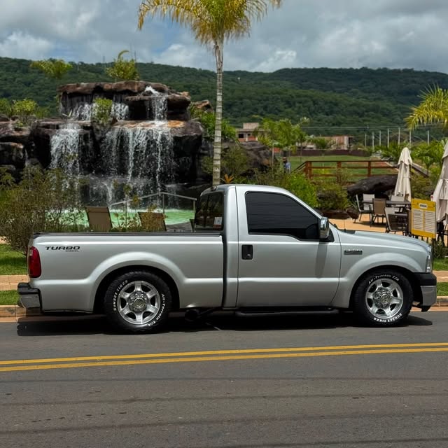 FORD F-250 XLT-L - Imagem 3