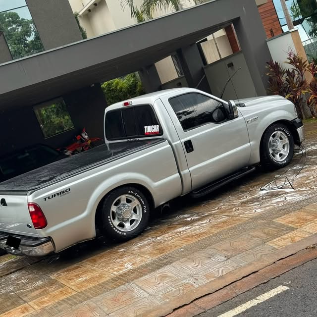 FORD F-250 XLT-L - Imagem 6