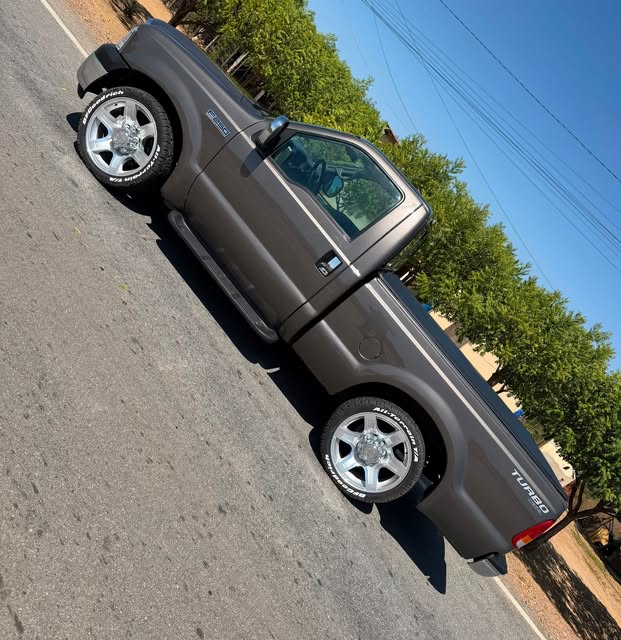 FORD F-250 XLT-L - Imagem 5