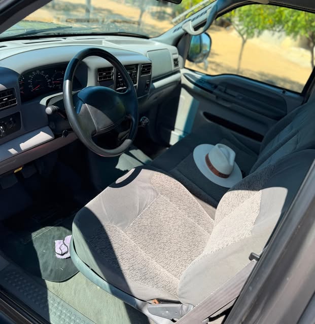 FORD F-250 XLT-L - Imagem 10