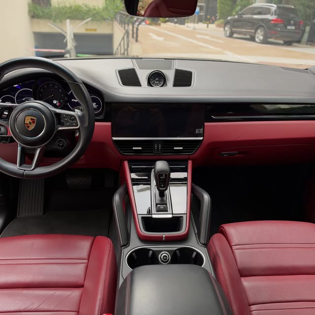 PORSCHE CAYENNE E-HYBRID - Imagem 6