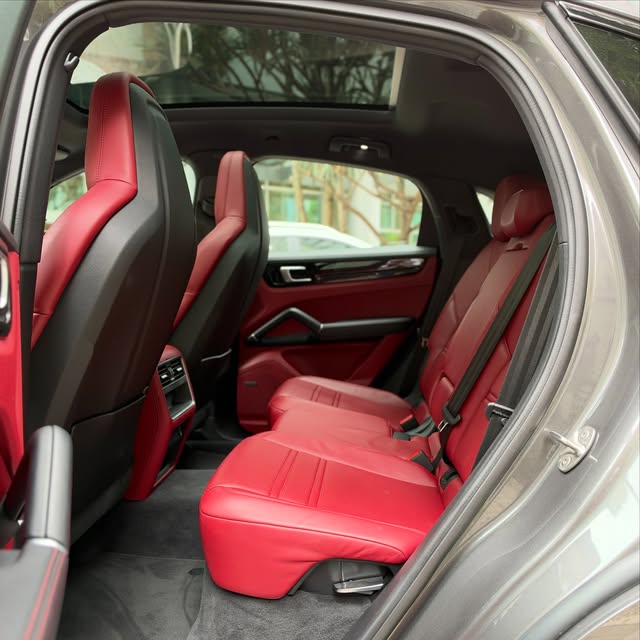 PORSCHE CAYENNE E-HYBRID - Imagem 8