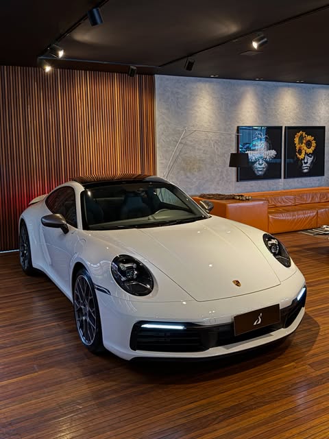 PORSCHE 911 CARRERA - Imagem 1