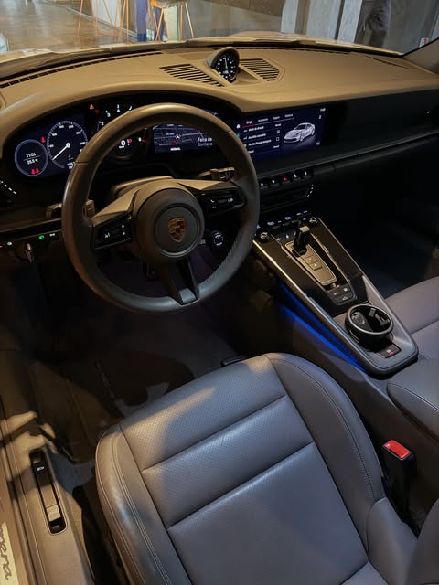 PORSCHE 911 CARRERA - Imagem 12