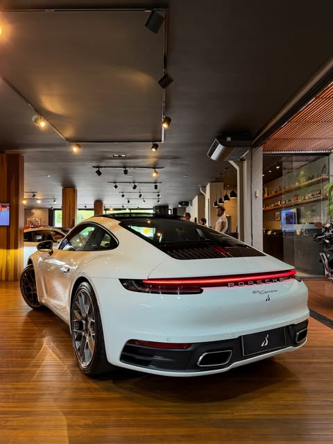 PORSCHE 911 CARRERA - Imagem 3