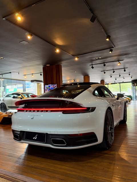 PORSCHE 911 CARRERA - Imagem 4
