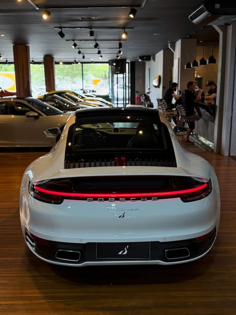 PORSCHE 911 CARRERA - Imagem 5