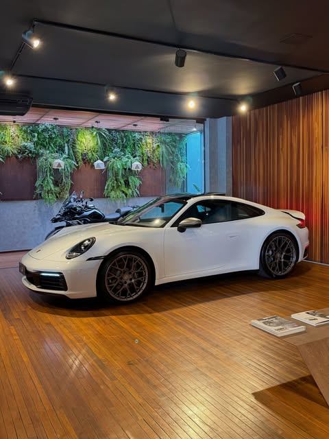 PORSCHE 911 CARRERA - Imagem 7