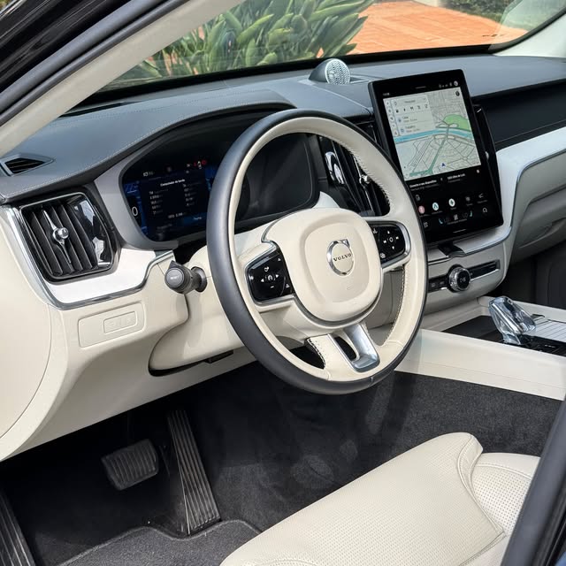 VOLVO XC60 T8 HYBRID ULTRA - Imagem 2