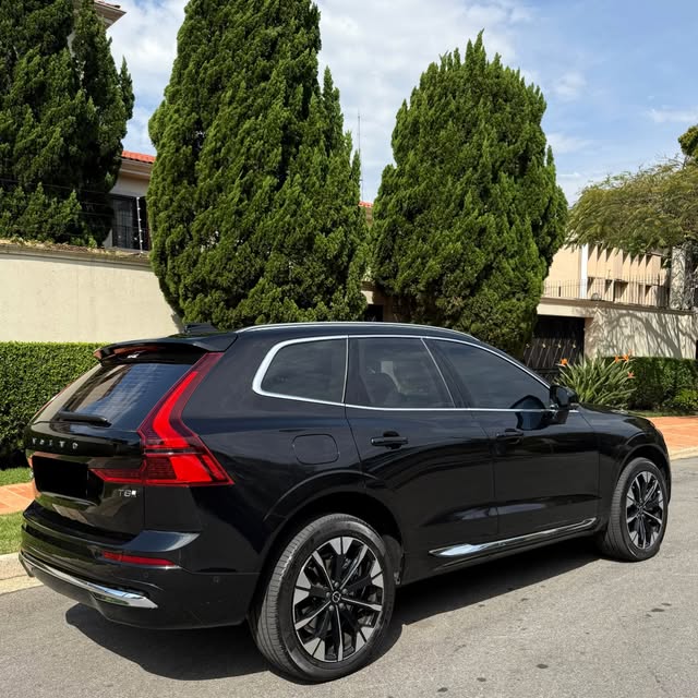 VOLVO XC60 T8 HYBRID ULTRA - Imagem 3