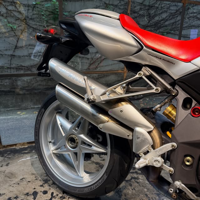 MV AGUSTA BRUTALE - Imagem 5