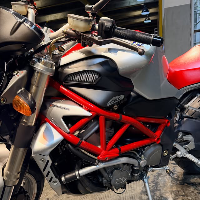 MV AGUSTA BRUTALE - Imagem 8