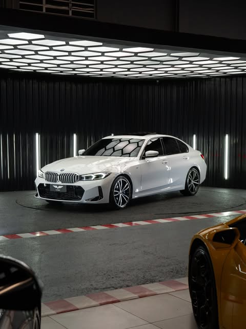 BMW 320I M SPORT - Imagem 11