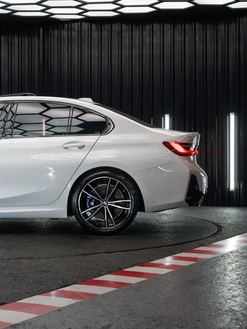 BMW 320I M SPORT - Imagem 7