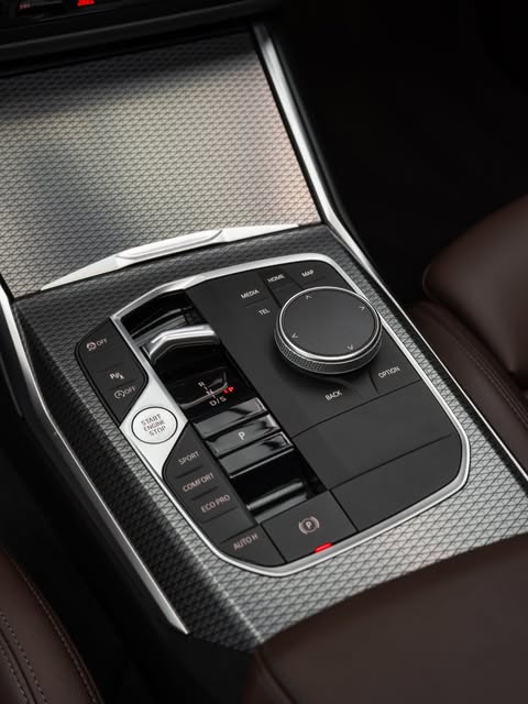 BMW 320I M SPORT - Imagem 8