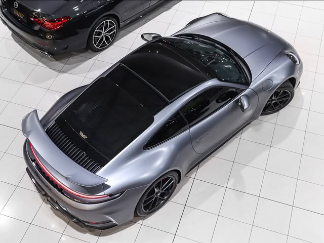 PORSCHE 911 CARRERA GTS - Imagem 4